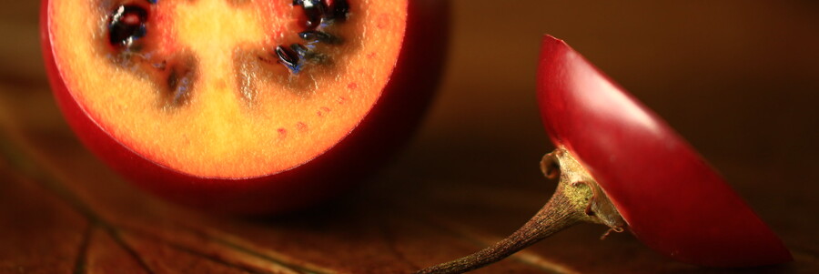 Aufgeschnittene rote Baumtomate