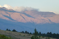 Blick auf die kahlen Berge der bolivianischen Anden