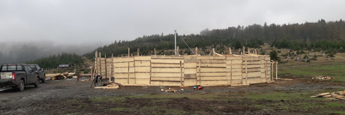 Runde Fanganlage aus Holz 